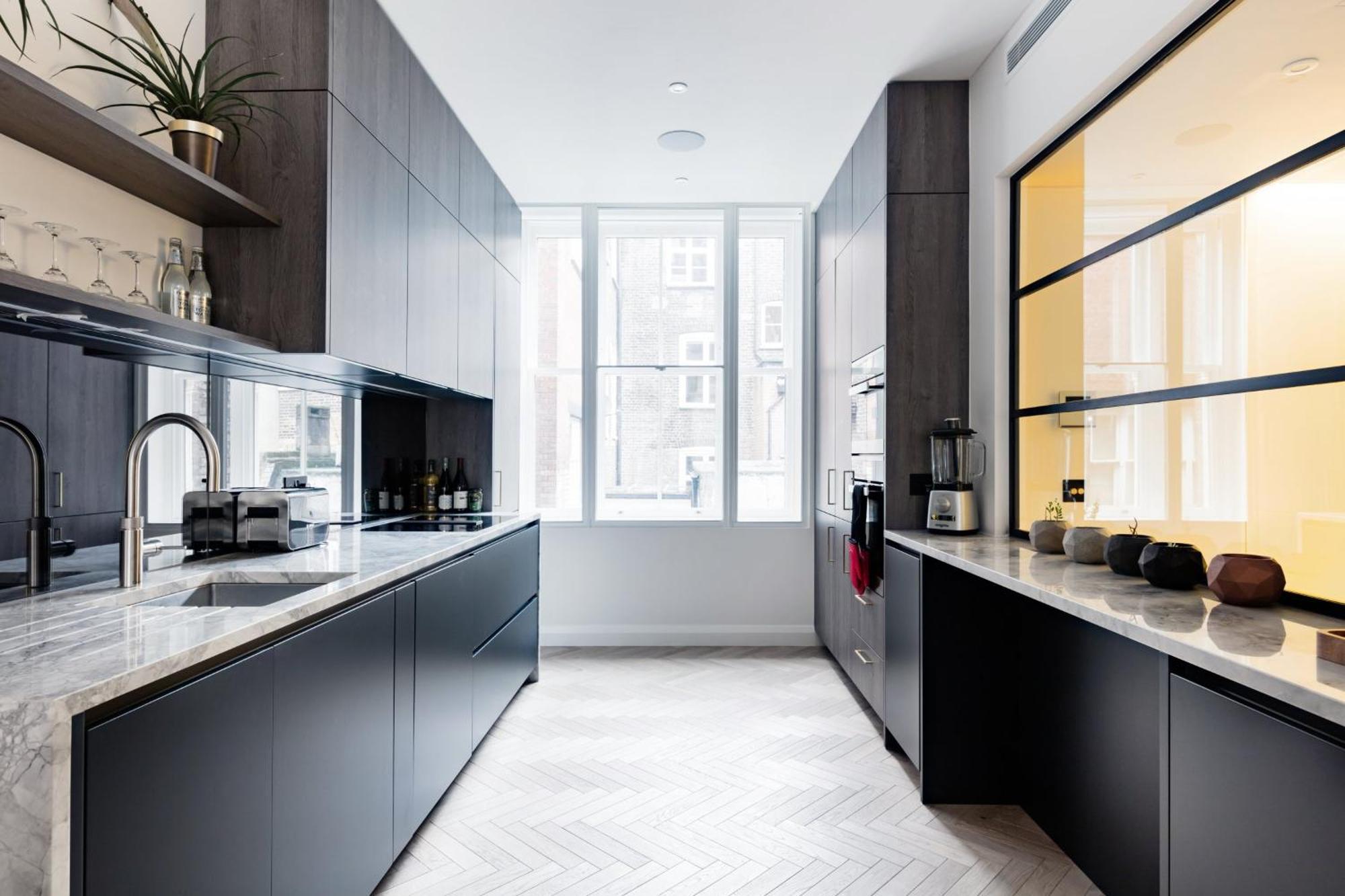 Modern Apartment & Rooms At Charing Cross Лондон Екстериор снимка