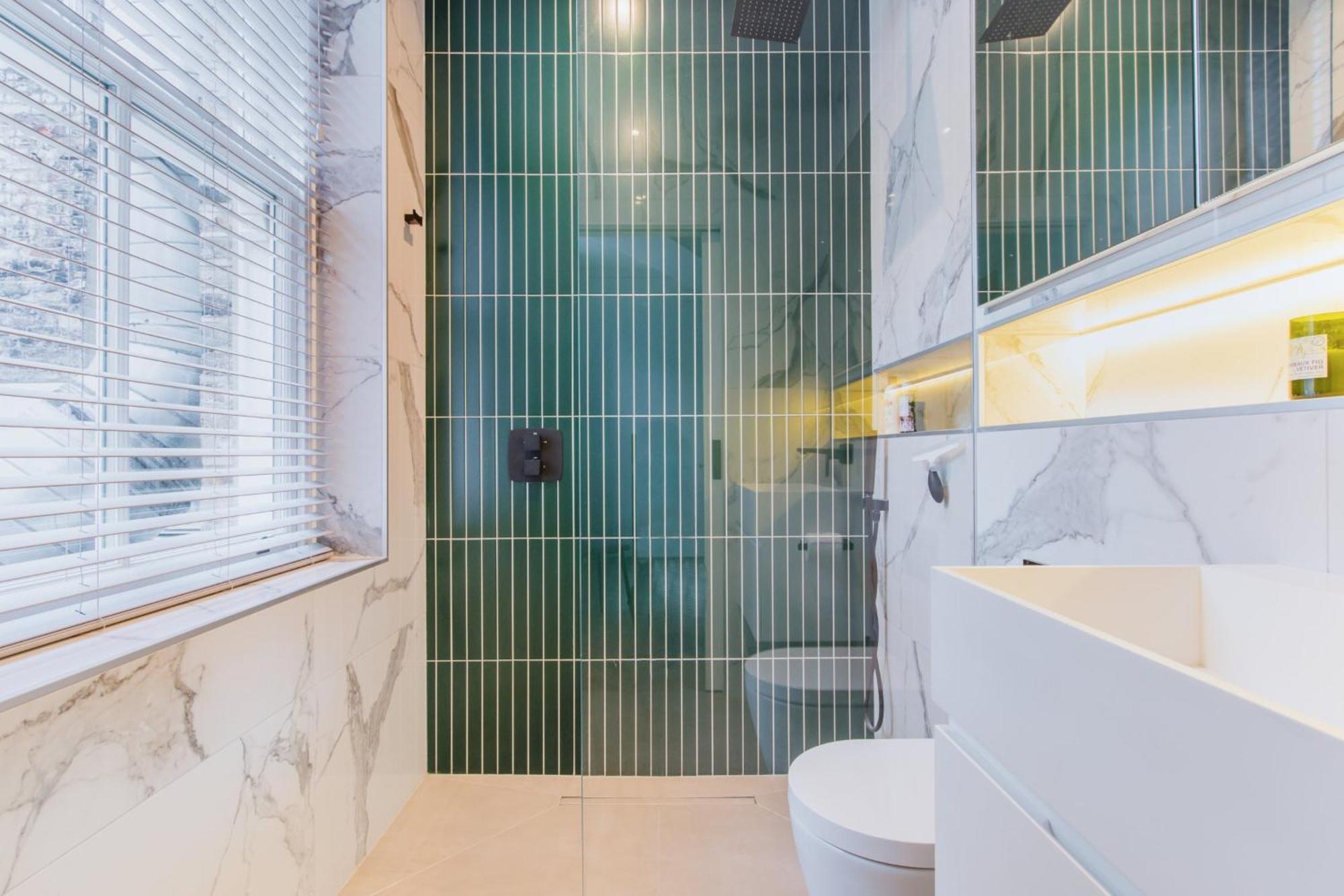 Modern Apartment & Rooms At Charing Cross Лондон Екстериор снимка